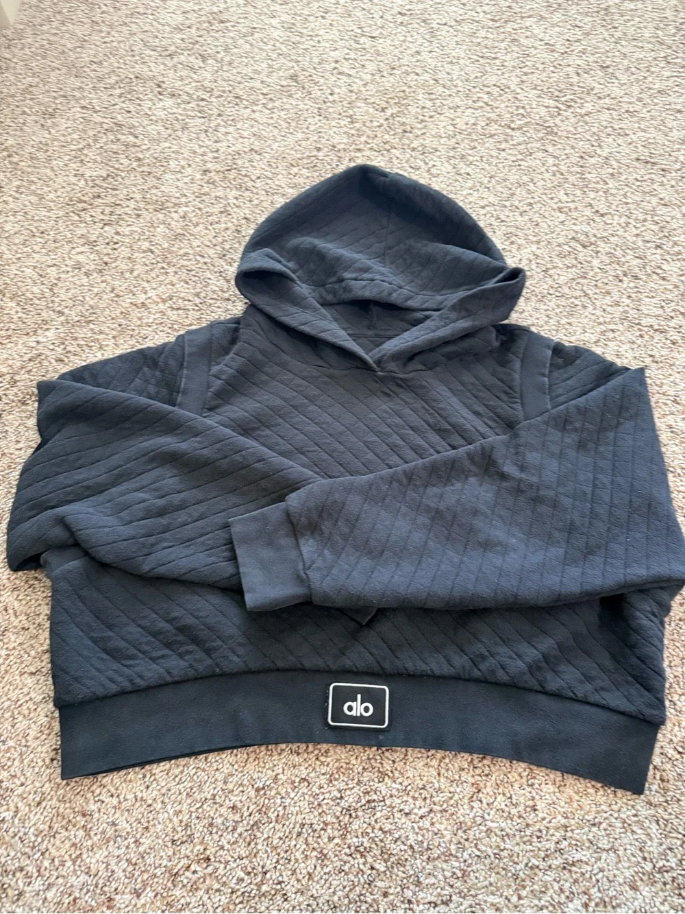 ALO Yoga Black Quilted Cropped Arena Hoodie Diamond Knit Pullover Size M